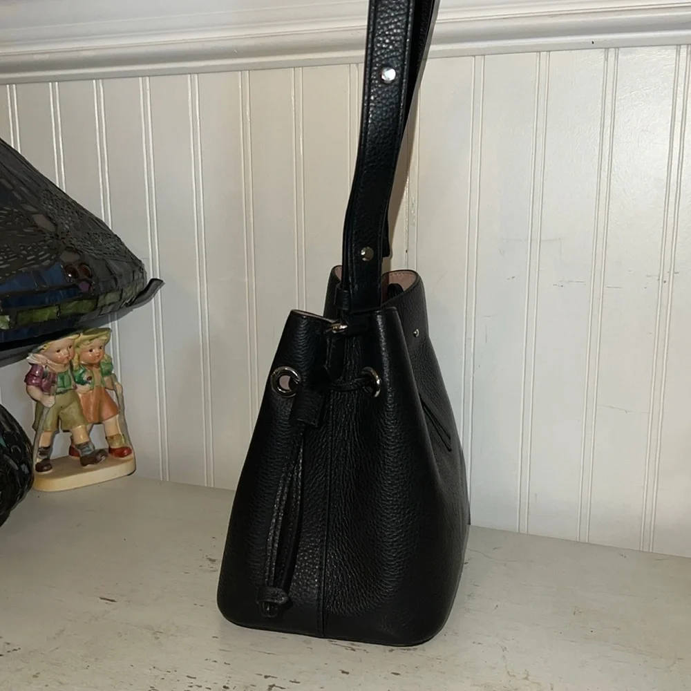 EUC Kate Spade black leather bucket purse bag